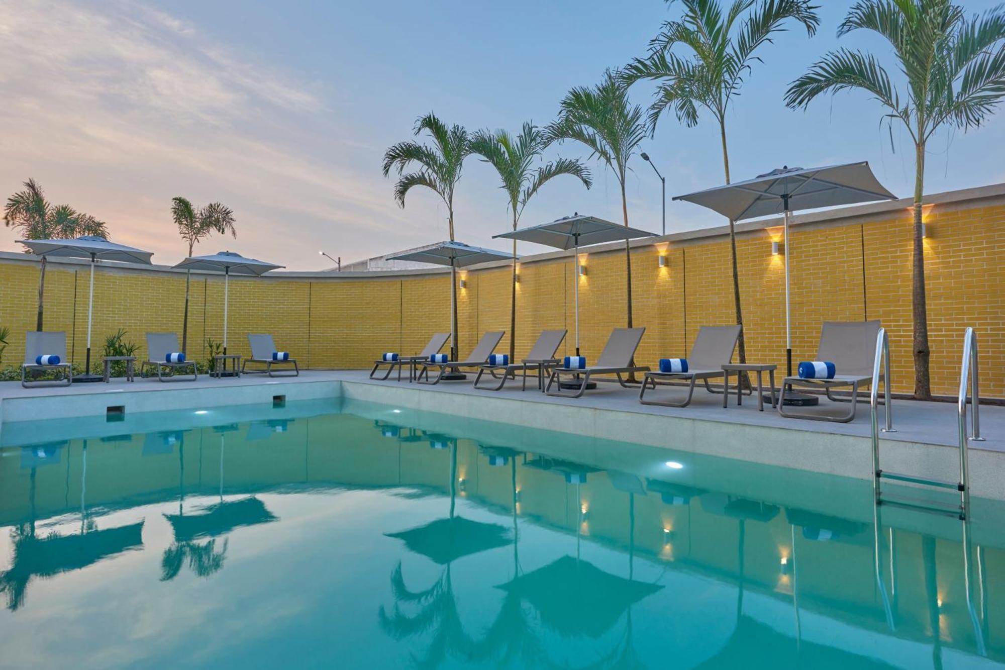 City Express By Marriott Cancun Aeropuerto Alfredo V. Bonfil Екстериор снимка