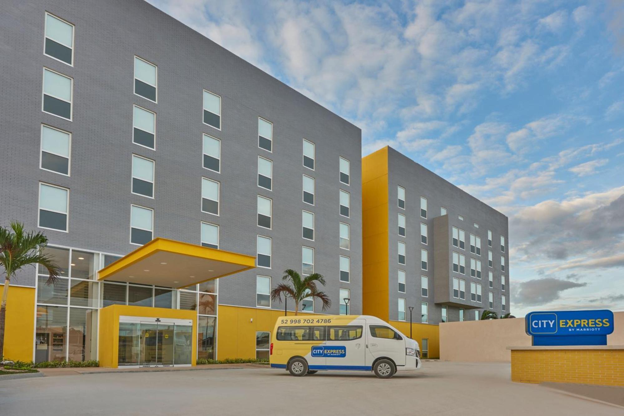 City Express By Marriott Cancun Aeropuerto Alfredo V. Bonfil Екстериор снимка